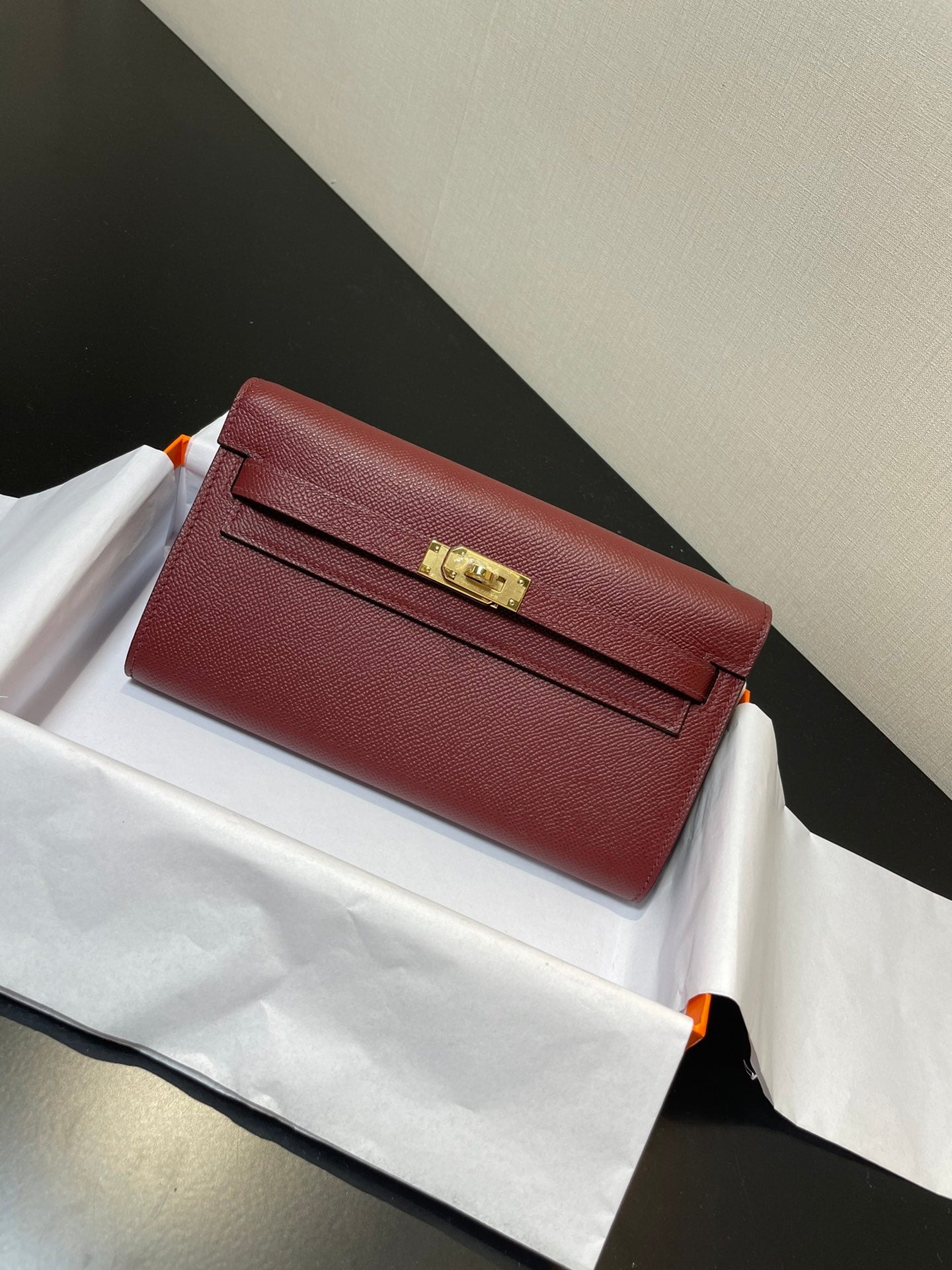 KELLY TO GO WALLET 20.5 ROUGH H EPSOM GOLD HARDWARE