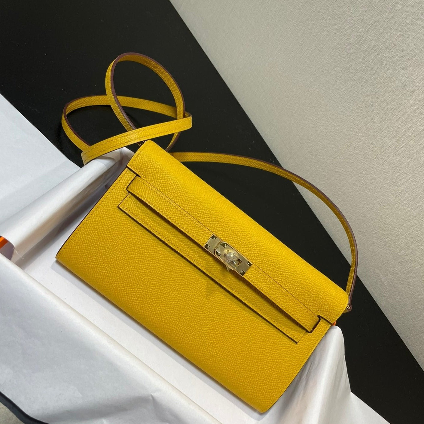 KELLY WOC 20,5 JAUNE EPSOM OR QUINCAILLERIE