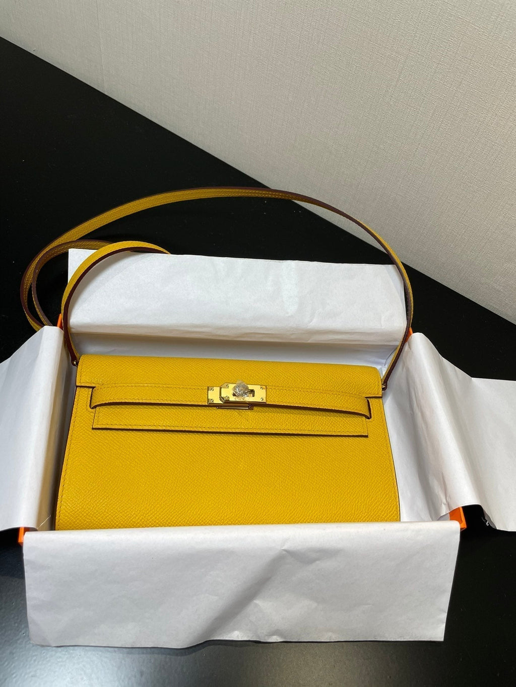 KELLY WOC 20,5 JAUNE EPSOM OR QUINCAILLERIE