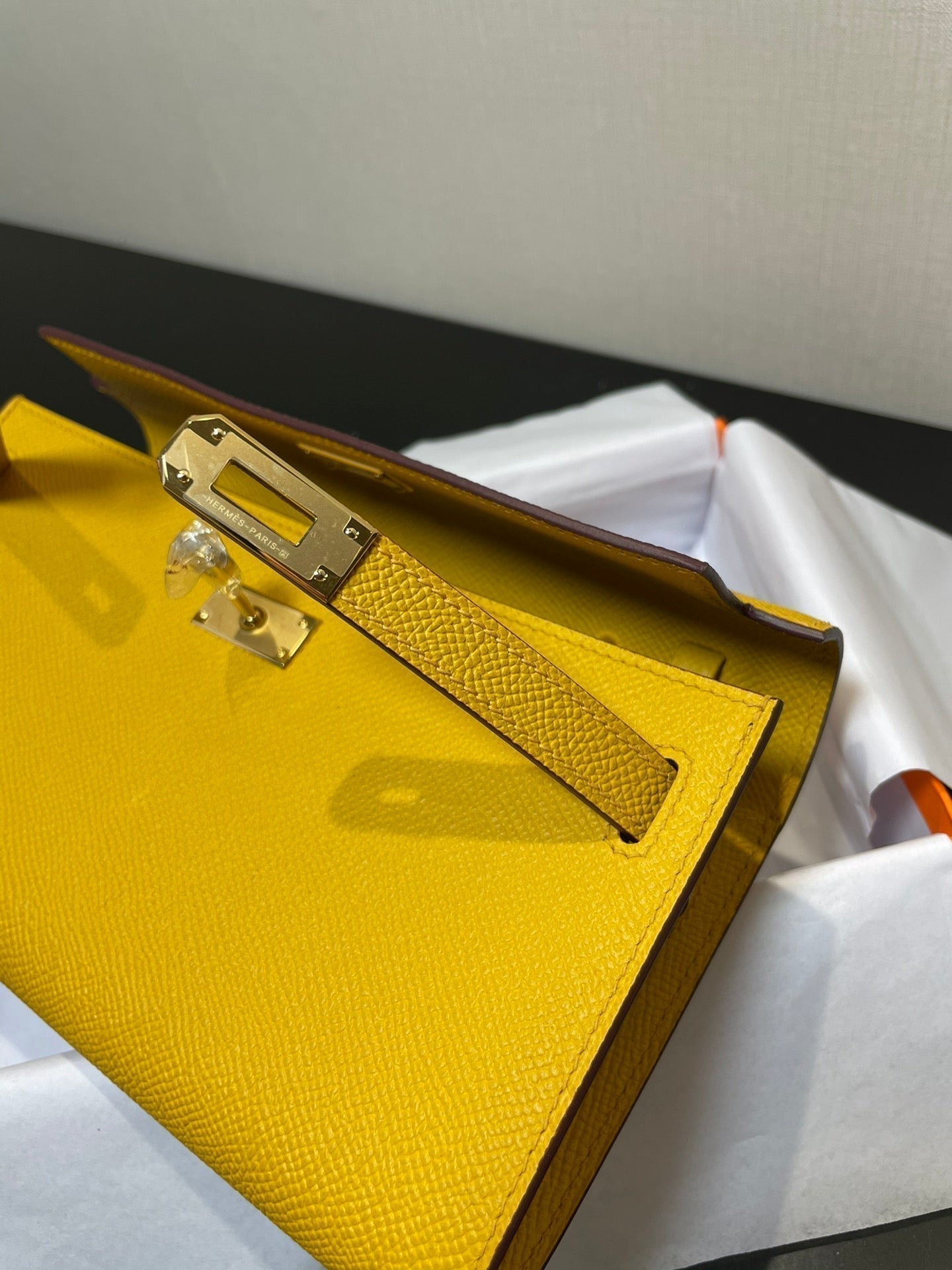 KELLY WOC 20,5 JAUNE EPSOM OR QUINCAILLERIE