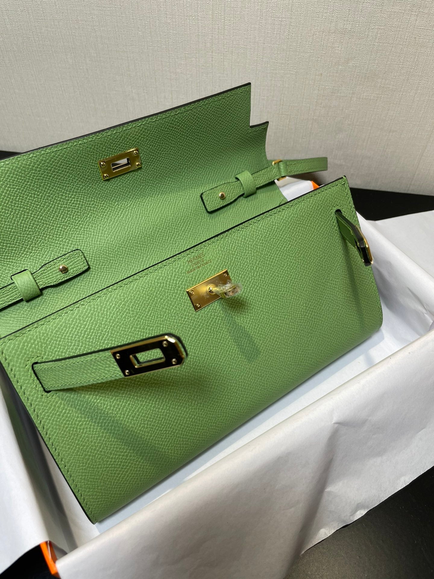 PORTEFEUILLE KELLY TO GO 20,5 VERT EPSOM OR QUINCAILLERIE