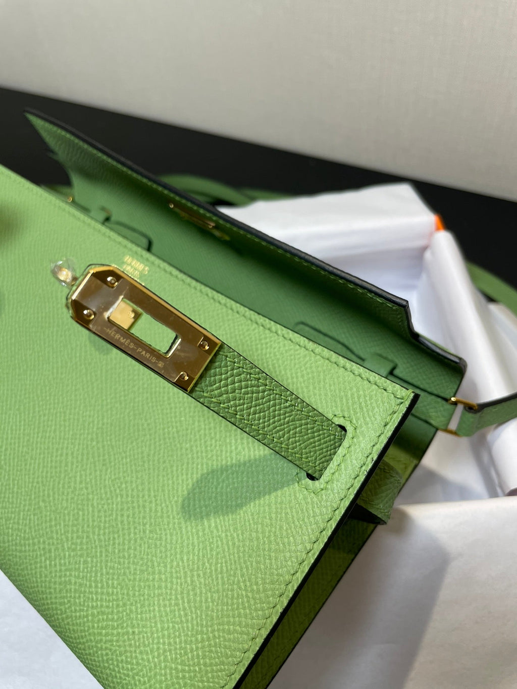 PORTEFEUILLE KELLY TO GO 20,5 VERT EPSOM OR QUINCAILLERIE
