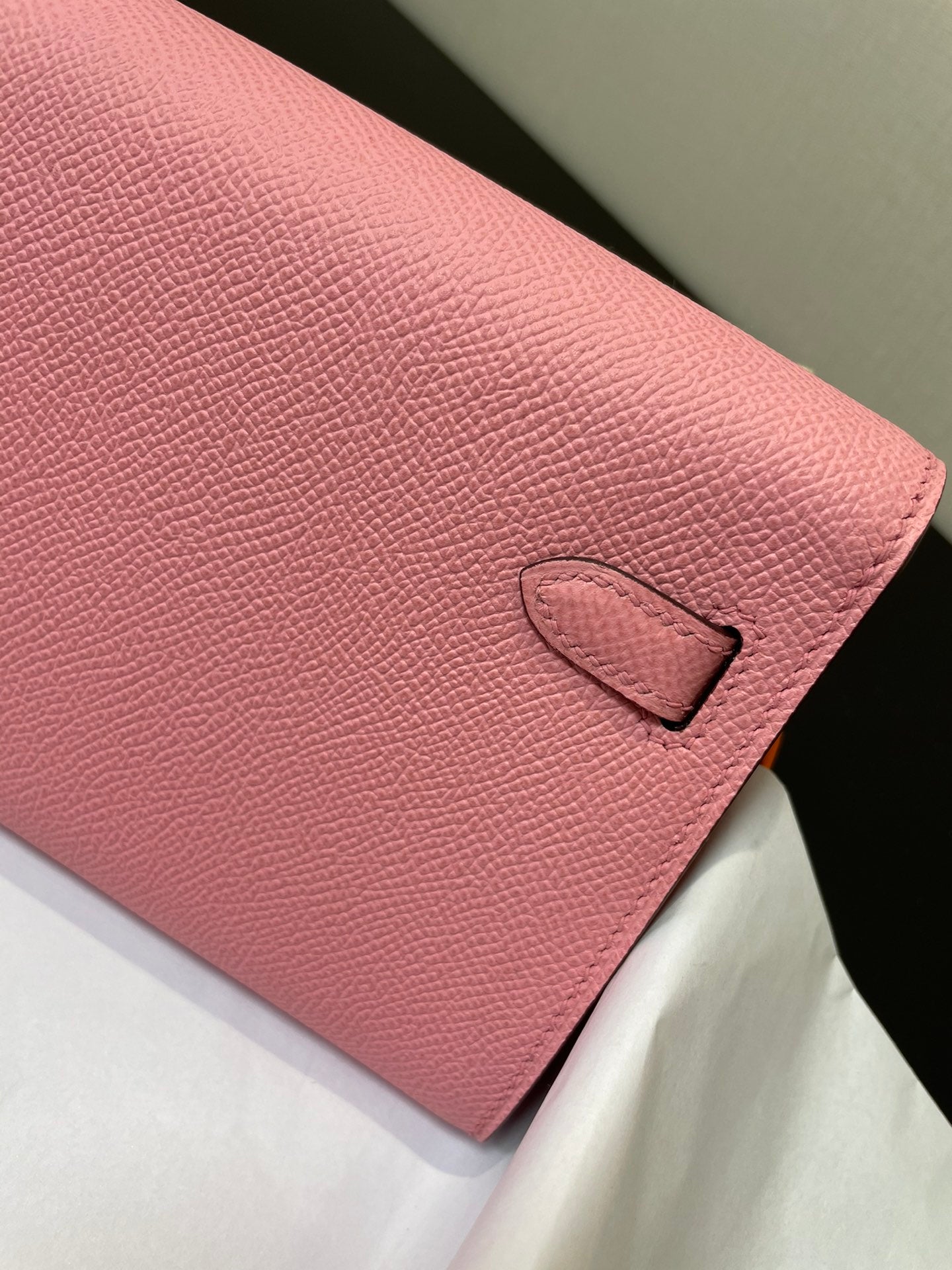 PORTEFEUILLE KELLY TO GO 20,5 POUCES ROSE EPSOM QUINCAILLERIE OR