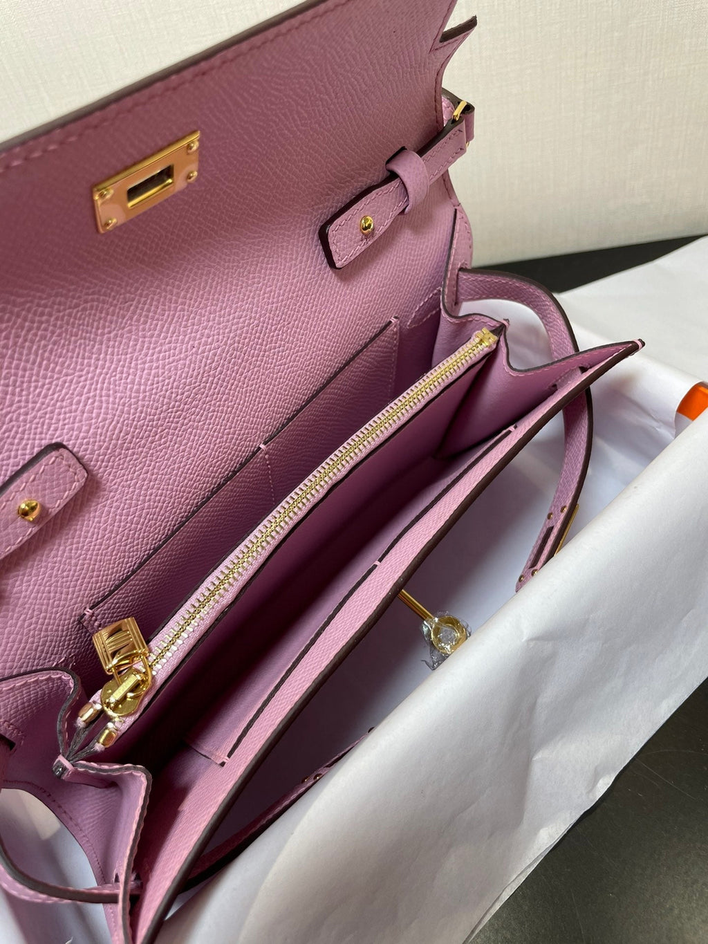 KELLY TO GO WALLET 20.5 LIGHT PINK EPSOM GOLD HARDWARE
