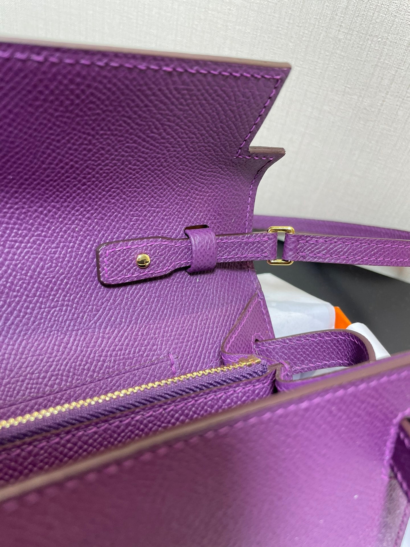 KELLY WOC 20,5 VIOLET EPSOM DORÉ QUINCAILLERIE
