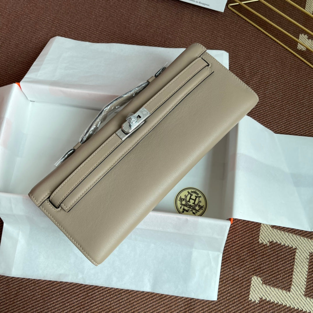 HM ケリーカット 31cm ライトグレー スイフトレザーショーツ
