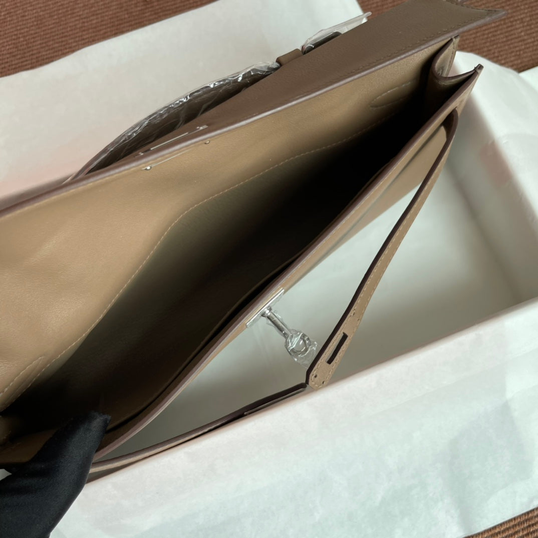 HM KELLY CUT 31CM BROWN SWIFT LEATHER SHW