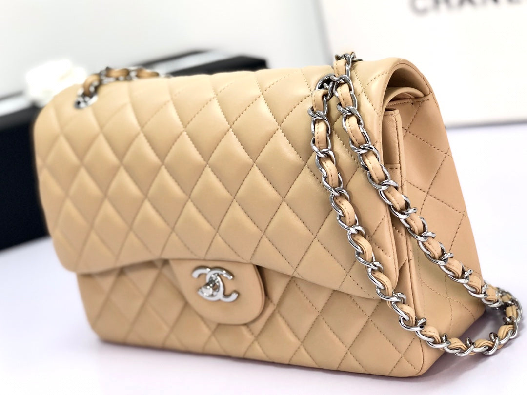 FLAP BAG JUMBO 30 LIGHT BEIGE LAMBSKIN SILVER HARDWARE