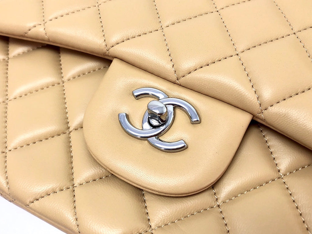 SAC À RABAT JUMBO 30 CUIR D'AGNEAU BEIGE CLAIR QUINCAILLERIE ARGENTÉE