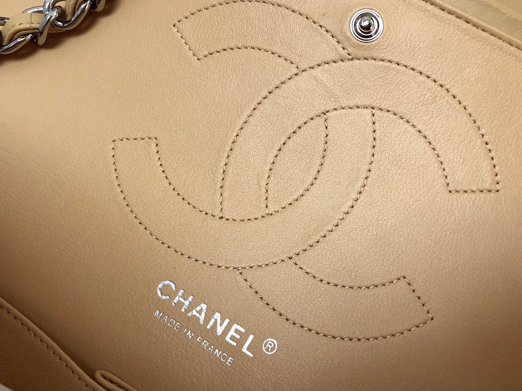 SAC À RABAT JUMBO 30 CUIR D'AGNEAU BEIGE CLAIR QUINCAILLERIE ARGENTÉE