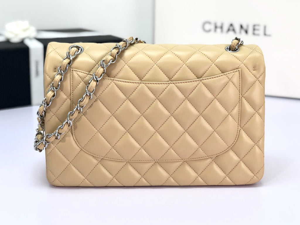 SAC À RABAT JUMBO 30 CUIR D'AGNEAU BEIGE CLAIR QUINCAILLERIE ARGENTÉE