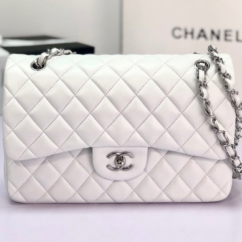 FLAP BAG JUMBO 30CM WHITE LAMBSKIN SILVER HARDWARE