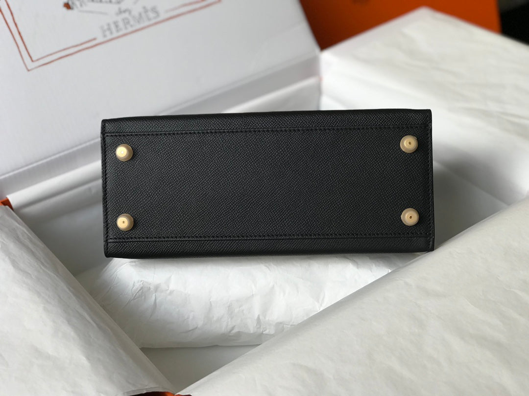 HM KELLY 32CM CUIR EPSOM NOIR QUINCAILLERIE DORÉ