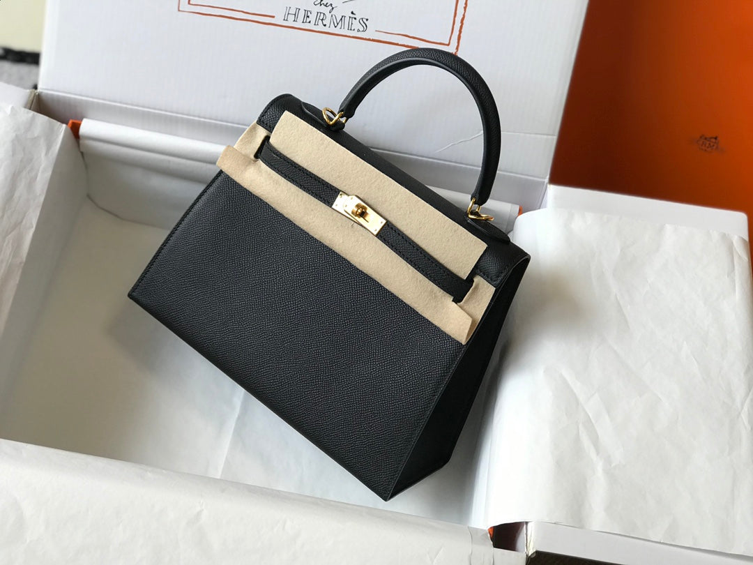 HM KELLY 32CM CUIR EPSOM NOIR QUINCAILLERIE DORÉ