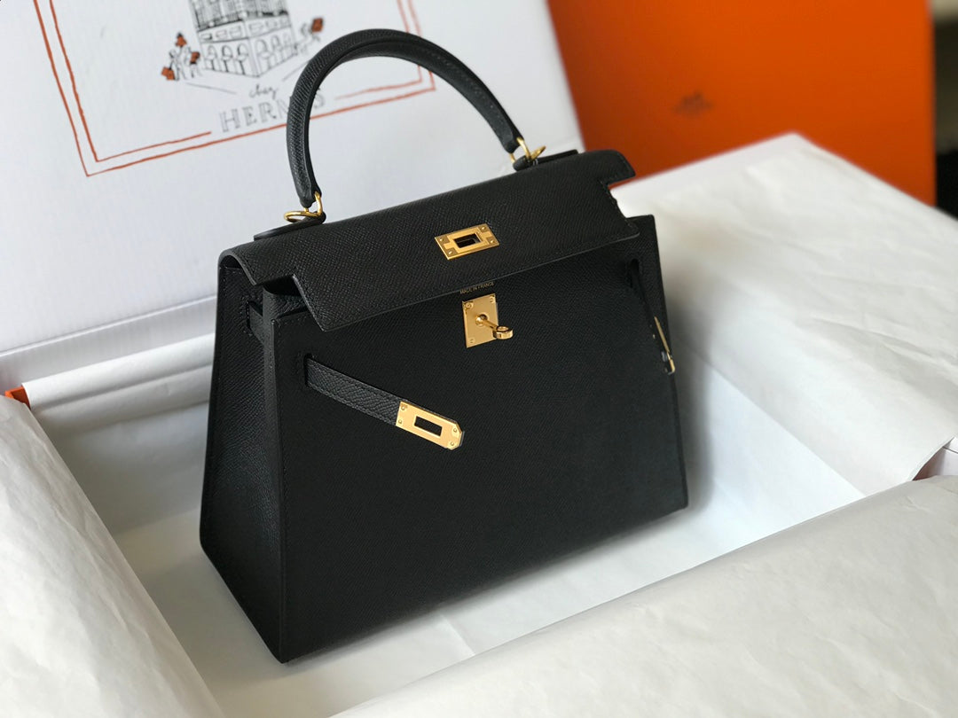 HM KELLY 32CM CUIR EPSOM NOIR QUINCAILLERIE DORÉ