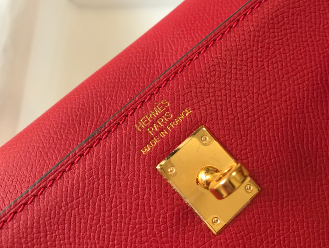 HM KELLY 32CM CUIR EPSOM ROUGE FONCÉ QUINCAILLERIE DORÉ