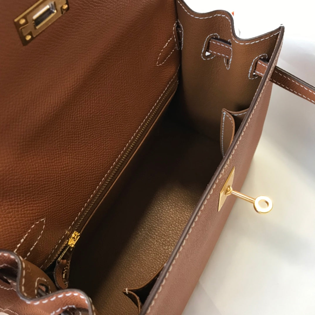 HM KELLY 32CM CUIR EPSOM MARRON FONCÉ QUINCAILLERIE DORÉ