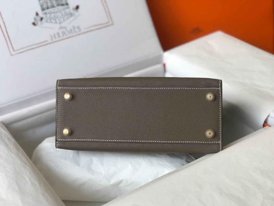 HM KELLY 32CM CUIR EPSOM ÉTAIN QUINCAILLERIE DORÉ