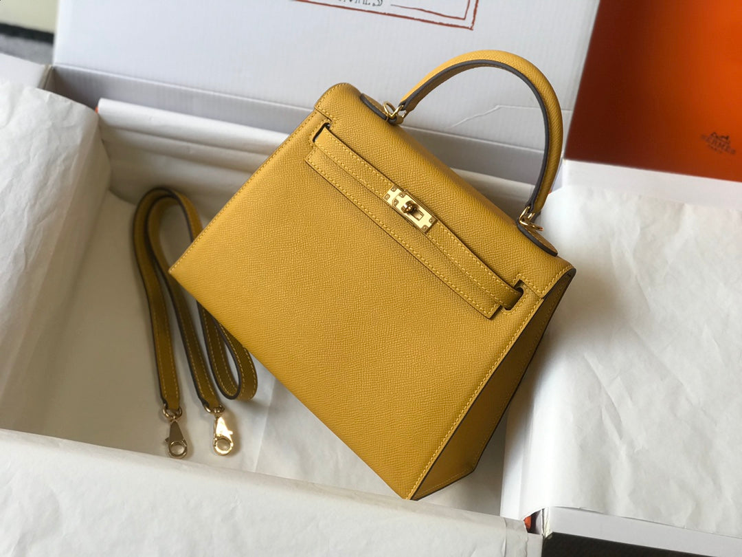 Sac HM Kelly 32 cm en cuir EPSOM jaune, matériel doré