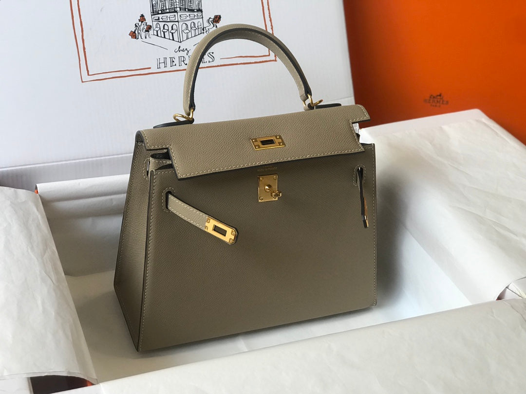 HM KELLY 32CM CUIR EPSOM TAUPE DÉSERT QUINCAILLERIE DORÉ