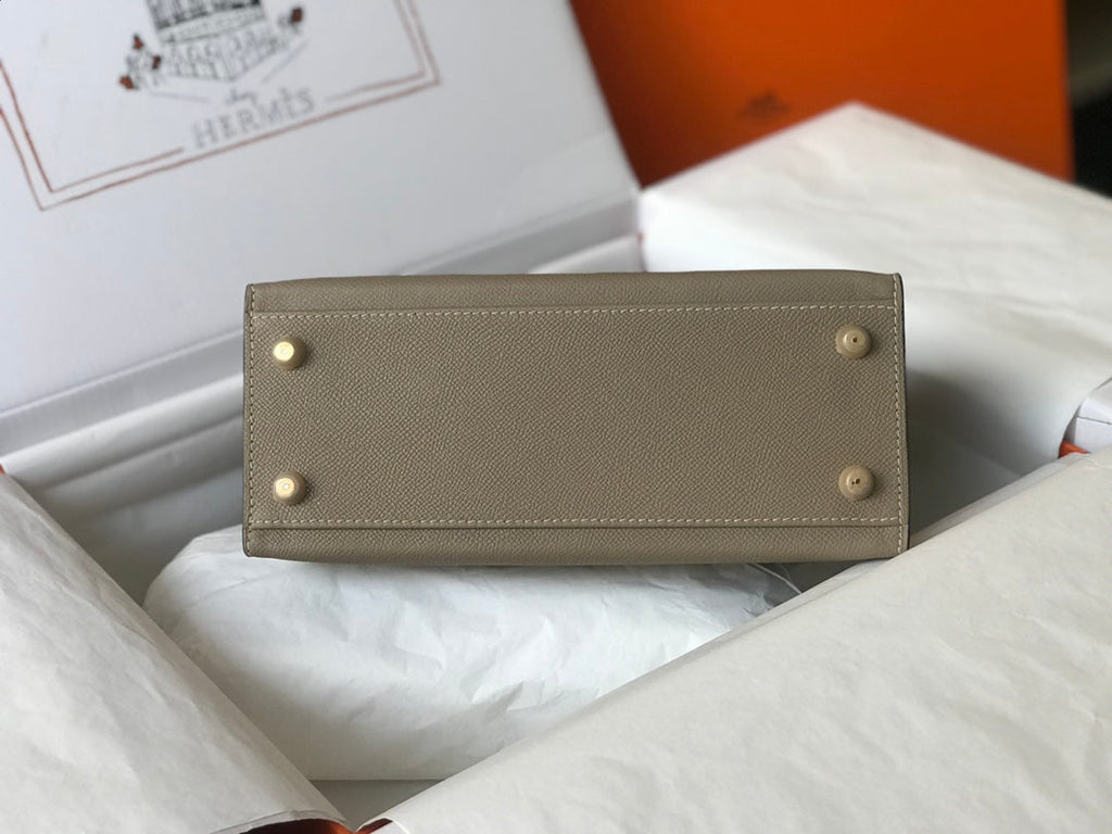 HM KELLY 32CM CUIR EPSOM TAUPE DÉSERT QUINCAILLERIE DORÉ