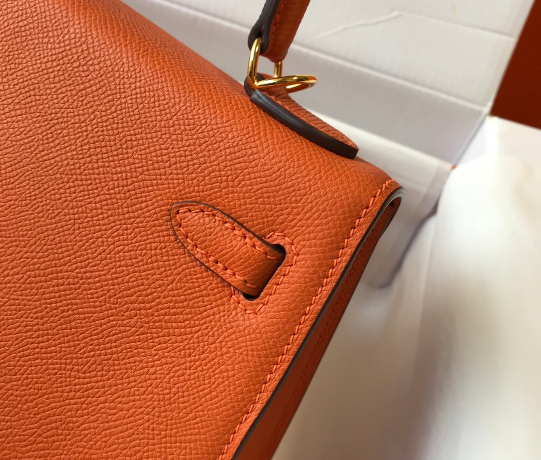 Sac HM Kelly 32 cm en cuir EPSOM orange et matériel doré