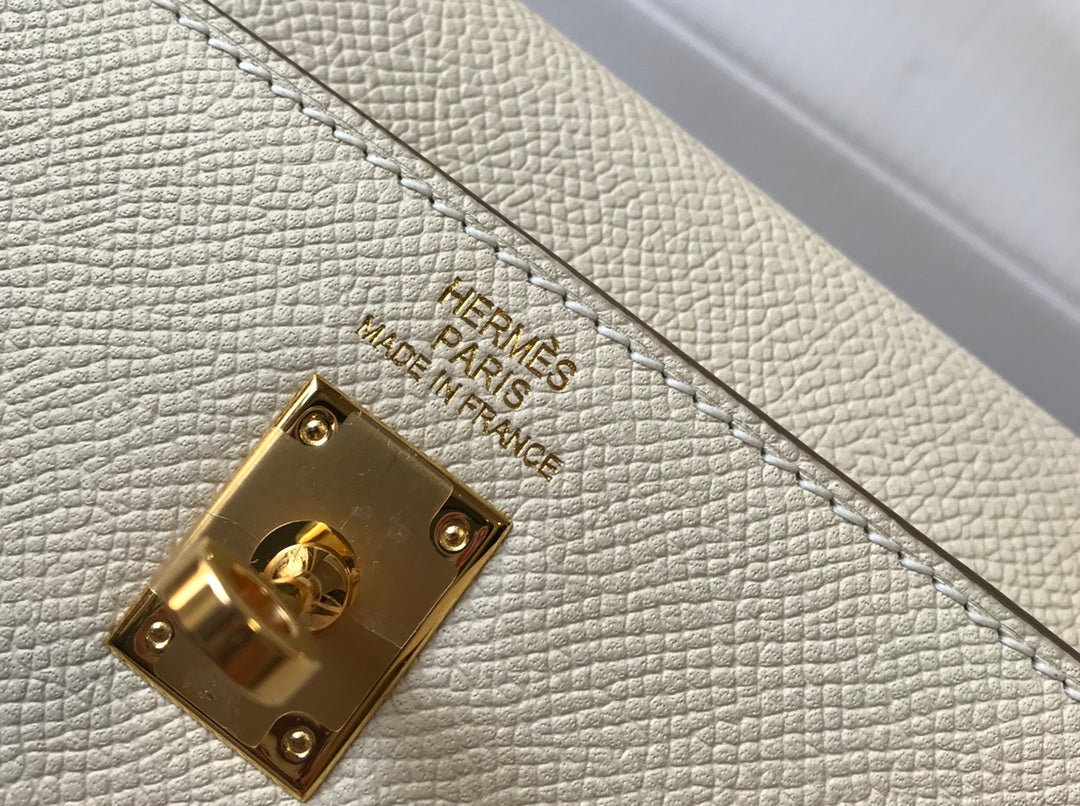 HM KELLY 32CM CUIR EPSOM BLANC QUINCAILLERIE DORÉ