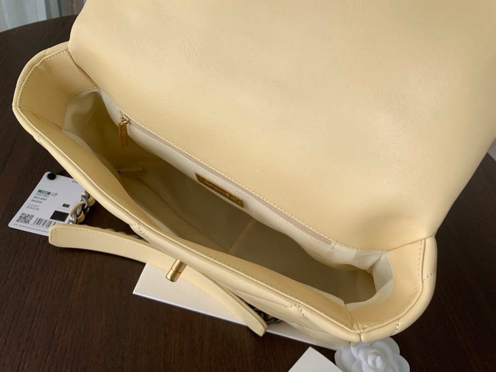 19 SAC À RABAT 30 CUIR DE CHÈVRE JAUNE CLAIR 