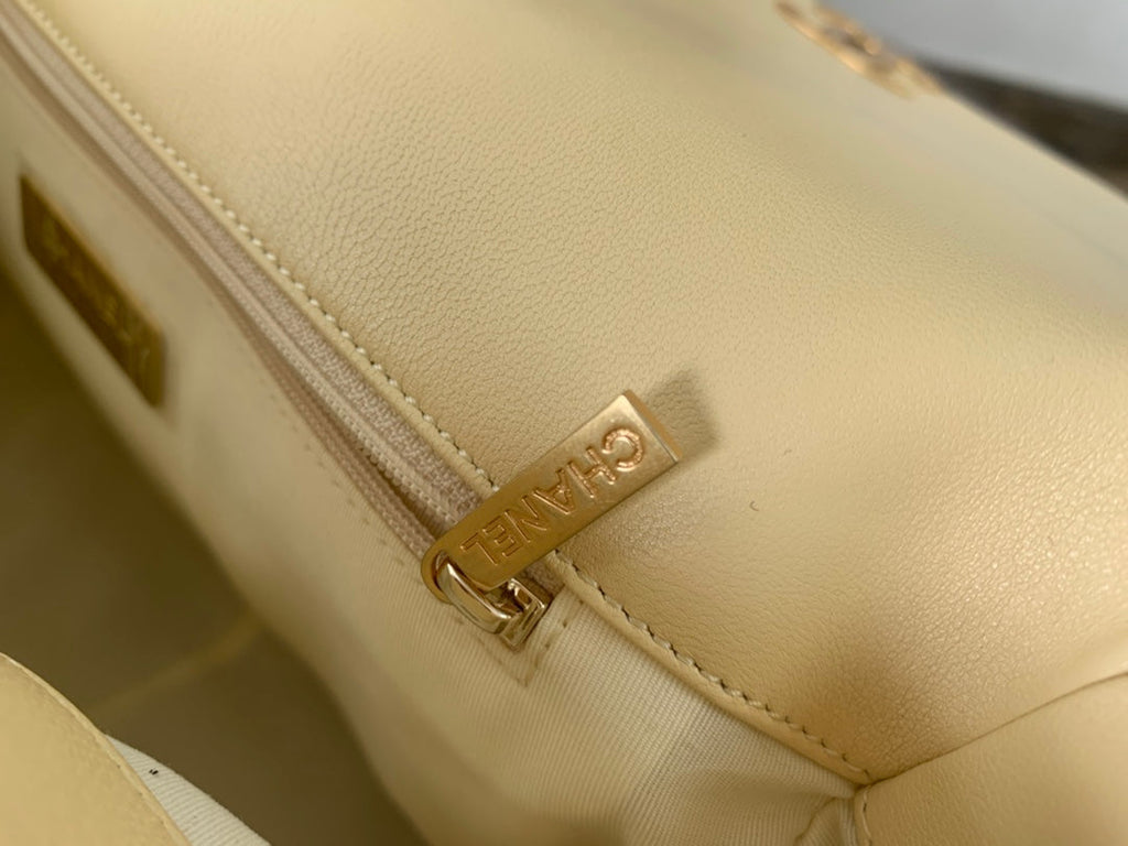 19 SAC À RABAT 30 CUIR DE CHÈVRE JAUNE CLAIR 