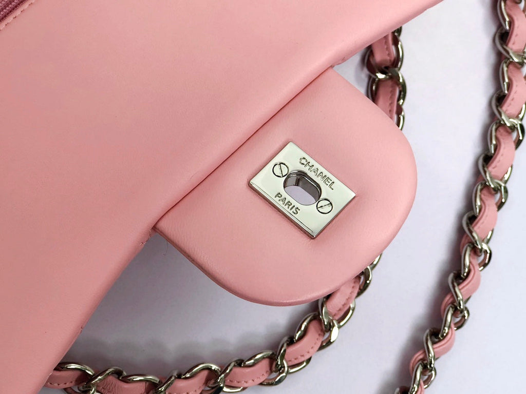 SAC À RABAT JUMBO 30 EN CUIR D'AGNEAU ROSE PASTEL QUINCAILLERIE ARGENTÉE