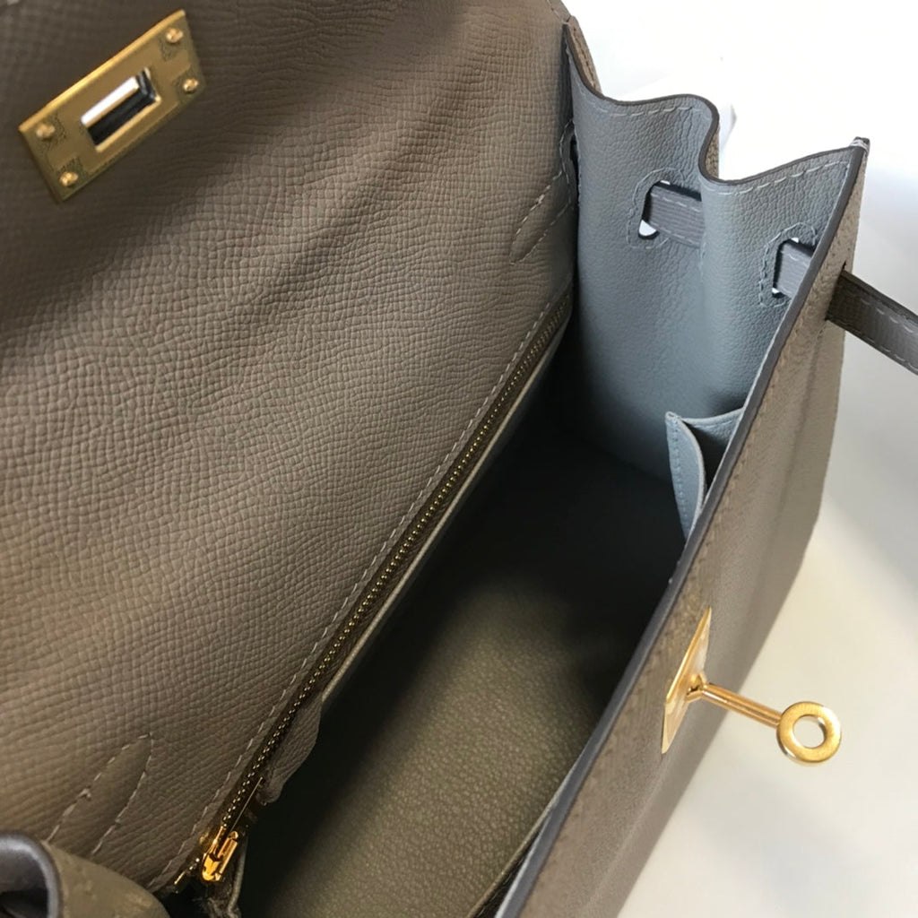 HM KELLY 32CM CUIR EPSOM GRIS FONCÉ QUINCAILLERIE DORÉ