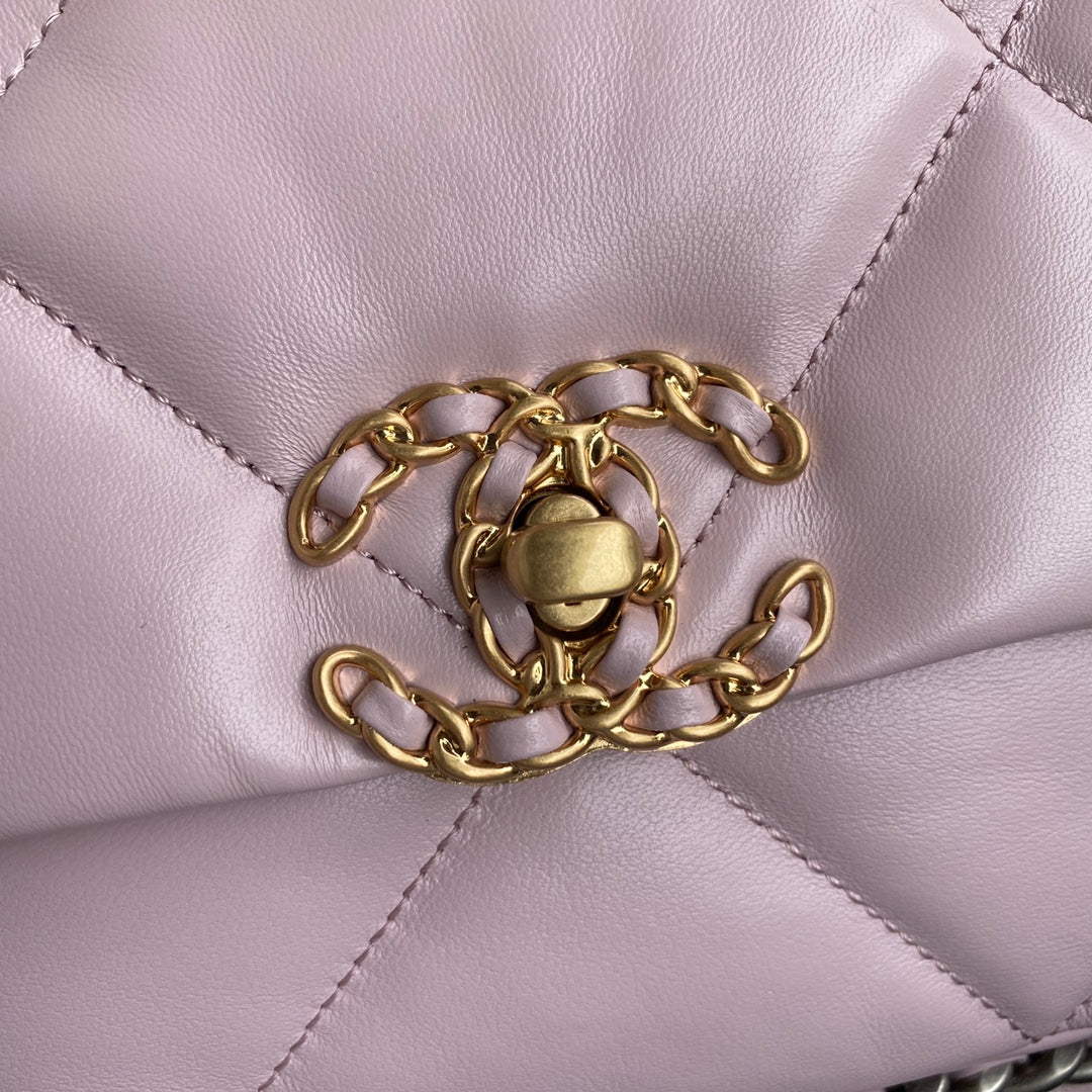 19 FLAP BAG 26 PINK GOATSKIN GOLD HARDWARE
