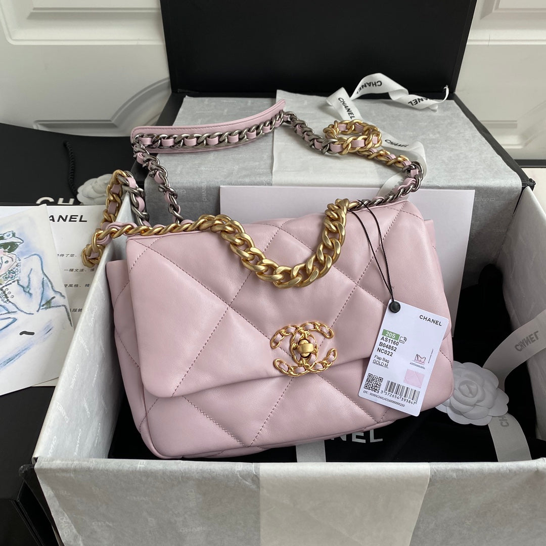 19 FLAP BAG 26 PINK GOATSKIN GOLD HARDWARE