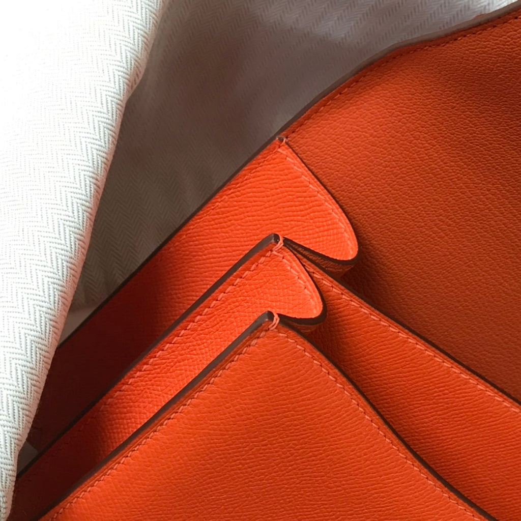 CONSTANCE 24 CUIR EPSOM ORANGE ROUGE QUINCAILLERIE OR