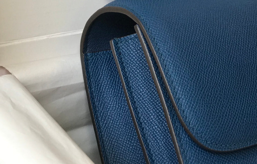 CONSTANCE 24 CUIR EPSOM BLEU QUINCAILLERIE ARGENTÉE