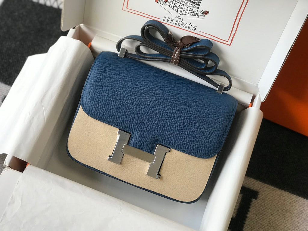 CONSTANCE 24 CUIR EPSOM BLEU QUINCAILLERIE ARGENTÉE