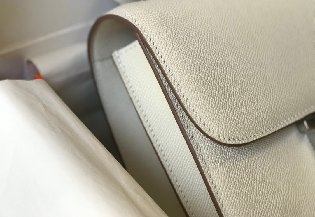 CONSTANCE 24 CUIR EPSOM CRÈME QUINCAILLERIE ARGENTÉE