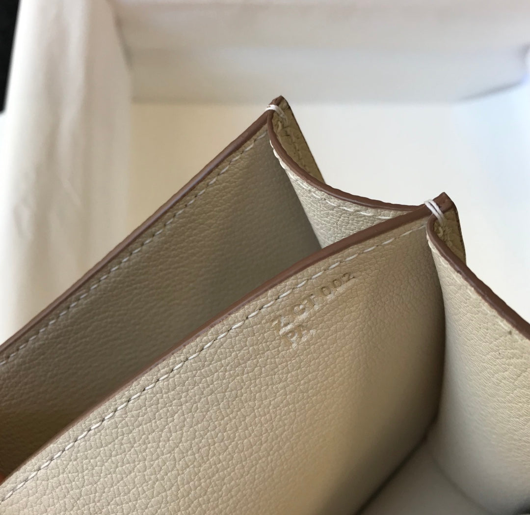 CONSTANCE 24 CUIR EPSOM CRÈME QUINCAILLERIE ARGENTÉE