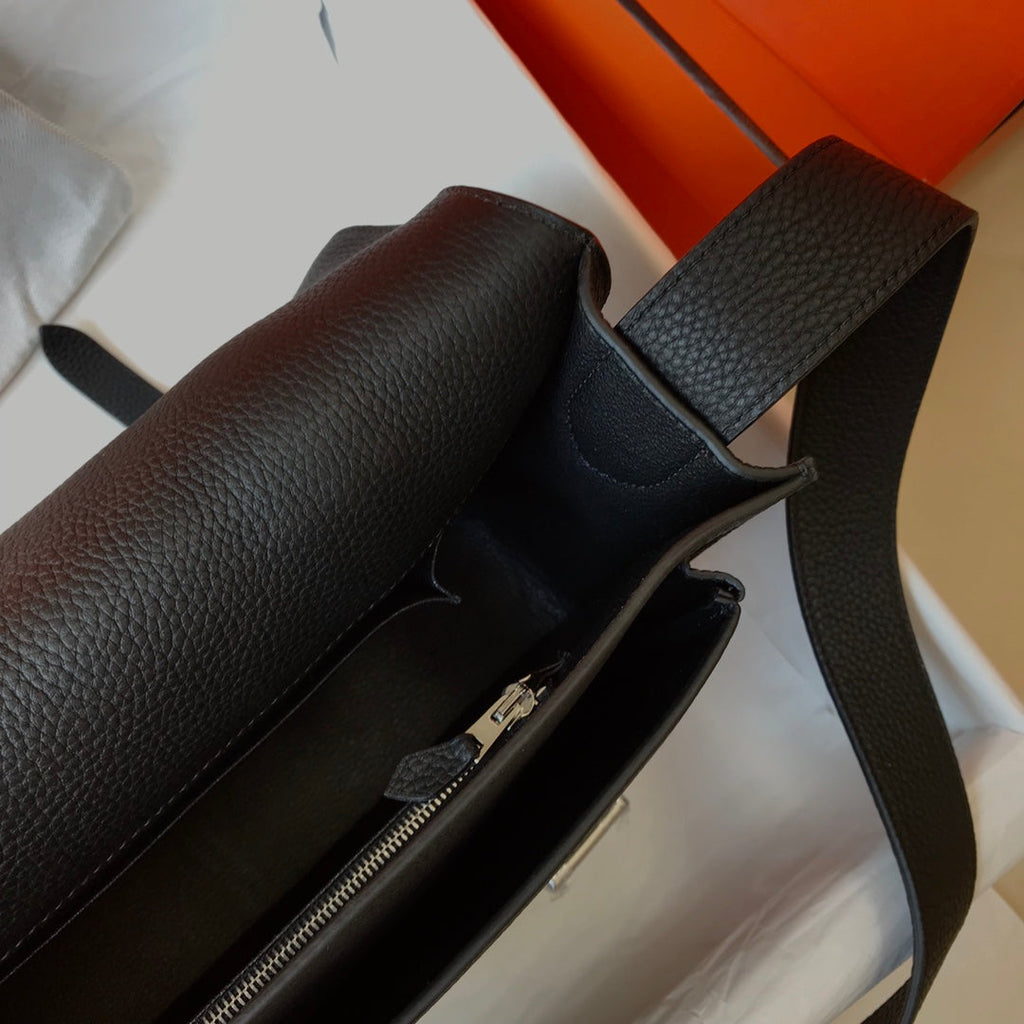 HM STEVEN 34 BLACK TOGO LEATHER
