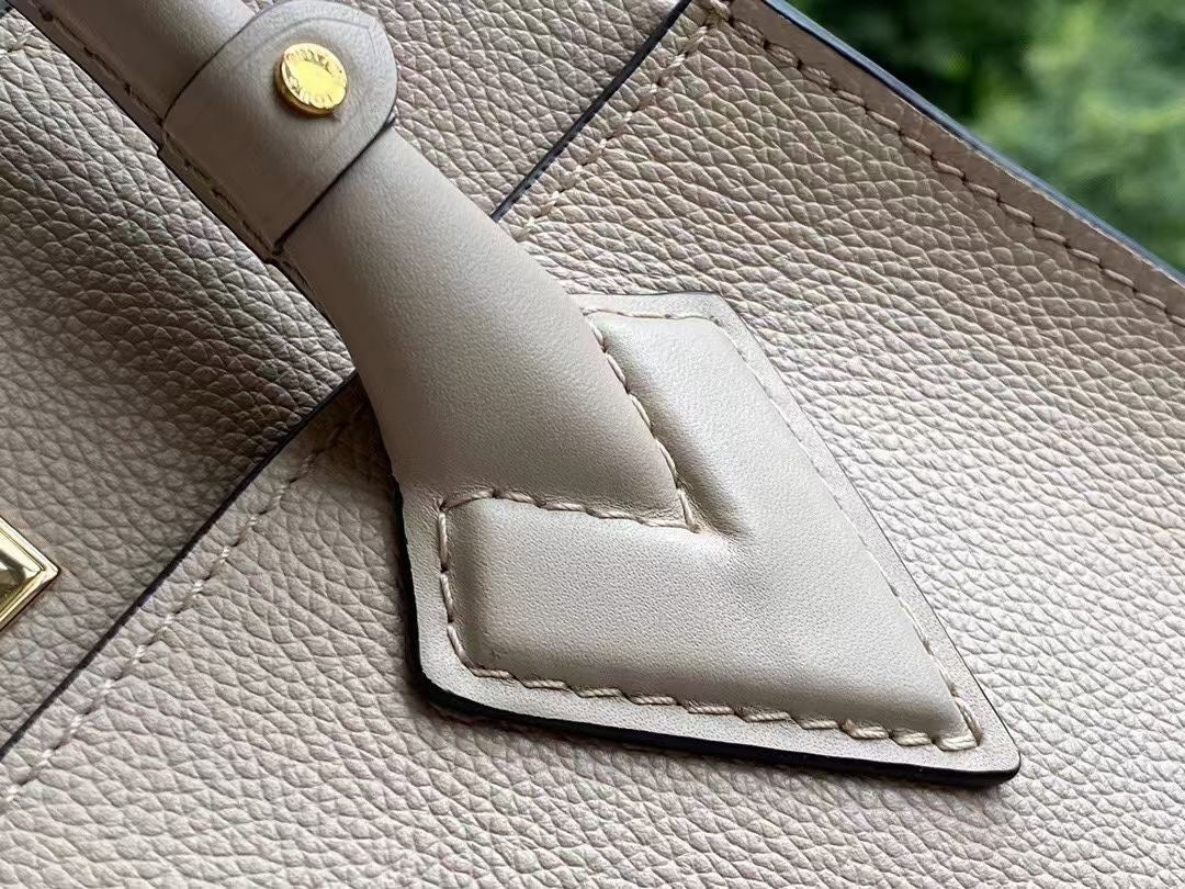 SUR MA TAILLE PM 25CM CUIR DE VEAU GREIGE TOILE MONOGRAMME MARRON 