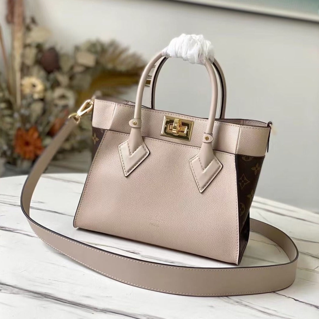 SUR MA TAILLE PM 25CM CUIR DE VEAU GREIGE TOILE MONOGRAMME MARRON 