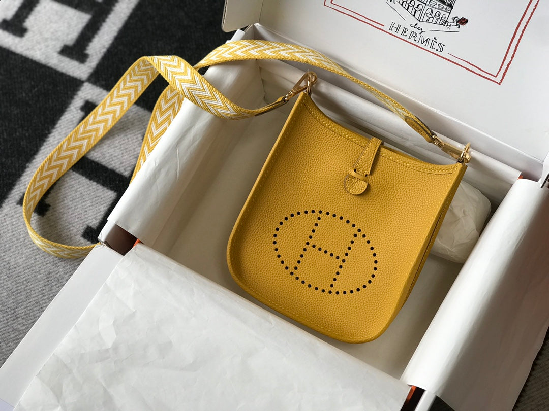 ミニ エブリン 18CM ダークイエロー トーゴ GHW