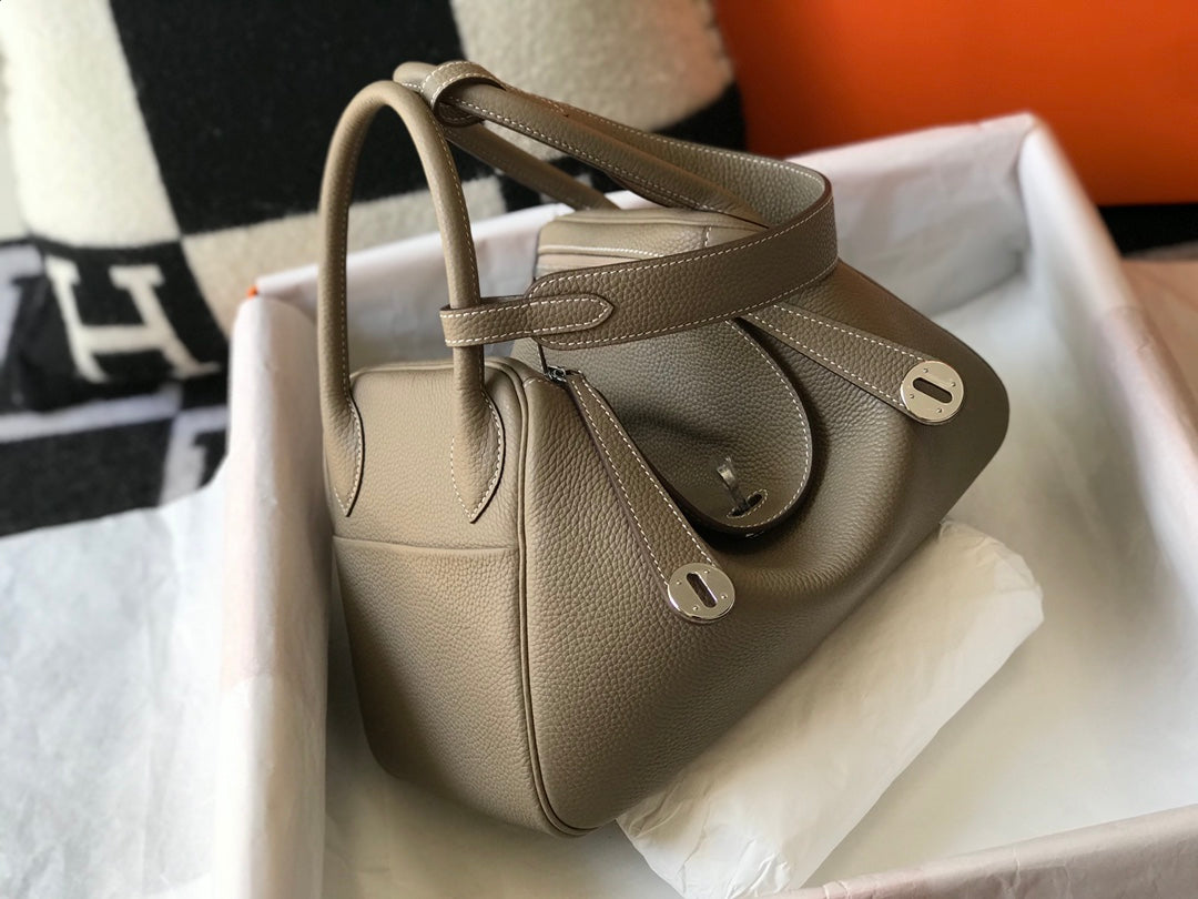 SAC HM LINDY 30 CUIR TAURILLON CLEMENCE KAKI
