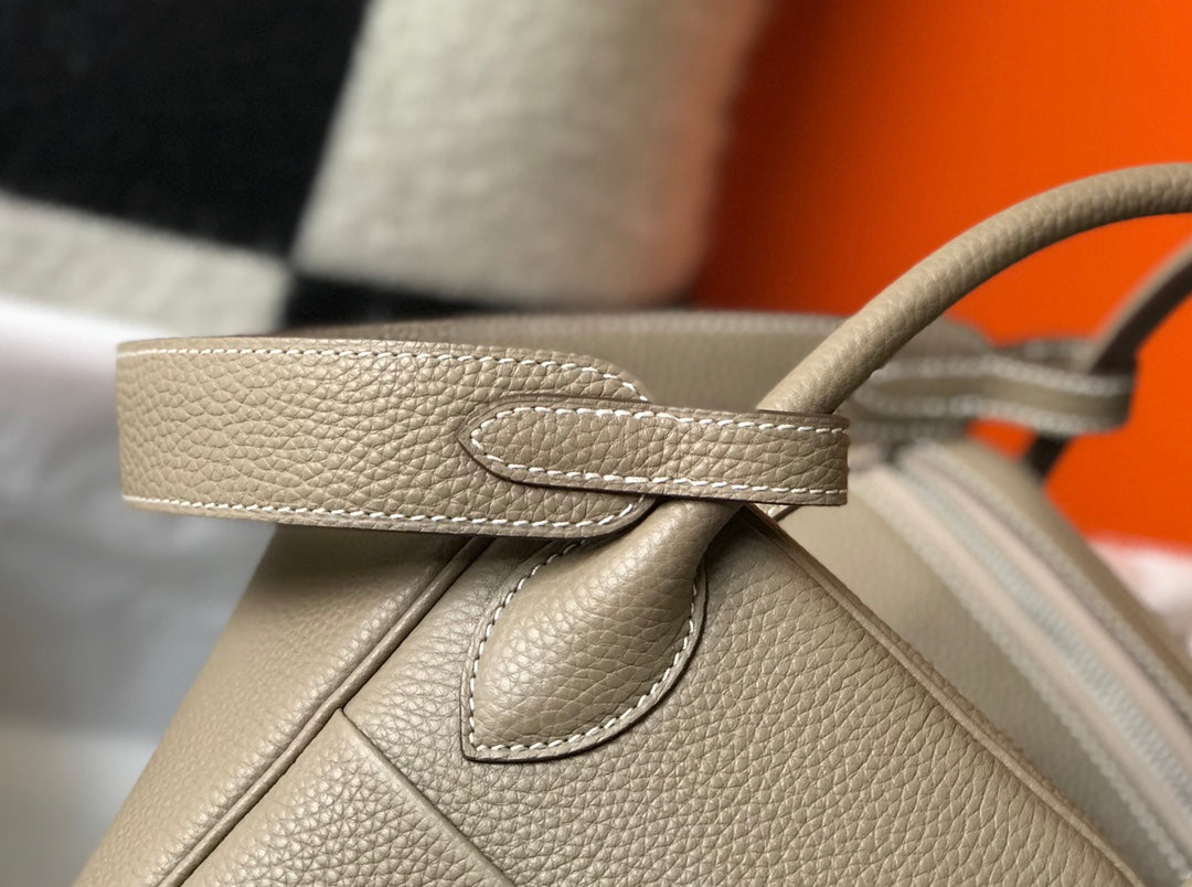 SAC HM LINDY 26 CUIR TAURILLON CLEMENCE KAKI