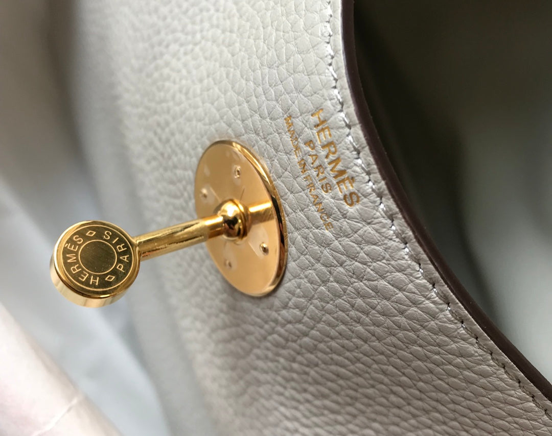 SAC HM LINDY 30 CUIR TAURILLON CLEMENCE CRÈME