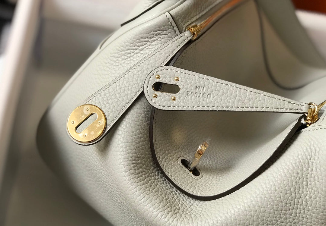SAC HM LINDY 26 CUIR TAURILLON CLEMENCE CRÈME