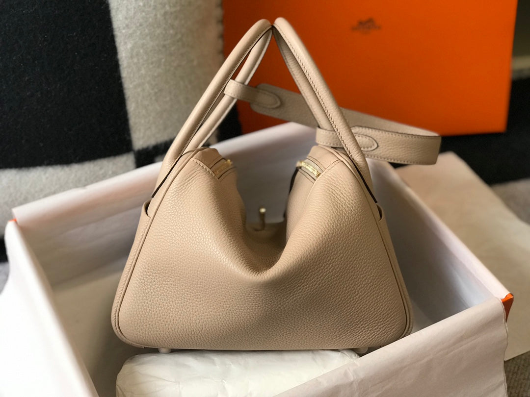 SAC HM LINDY 30 CUIR TAURILLON CLEMENCE BEIGE