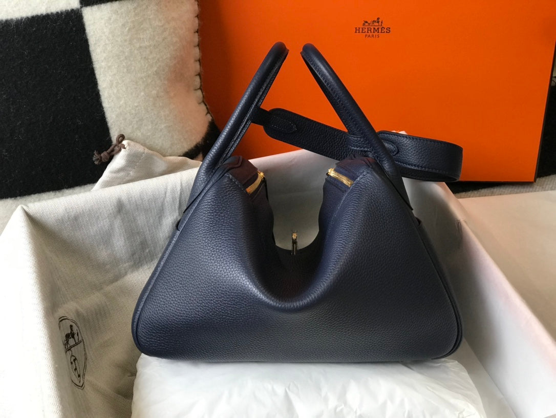 SAC HM LINDY 26 EN CUIR TAURILLON CLEMENCE BLEU MARINE