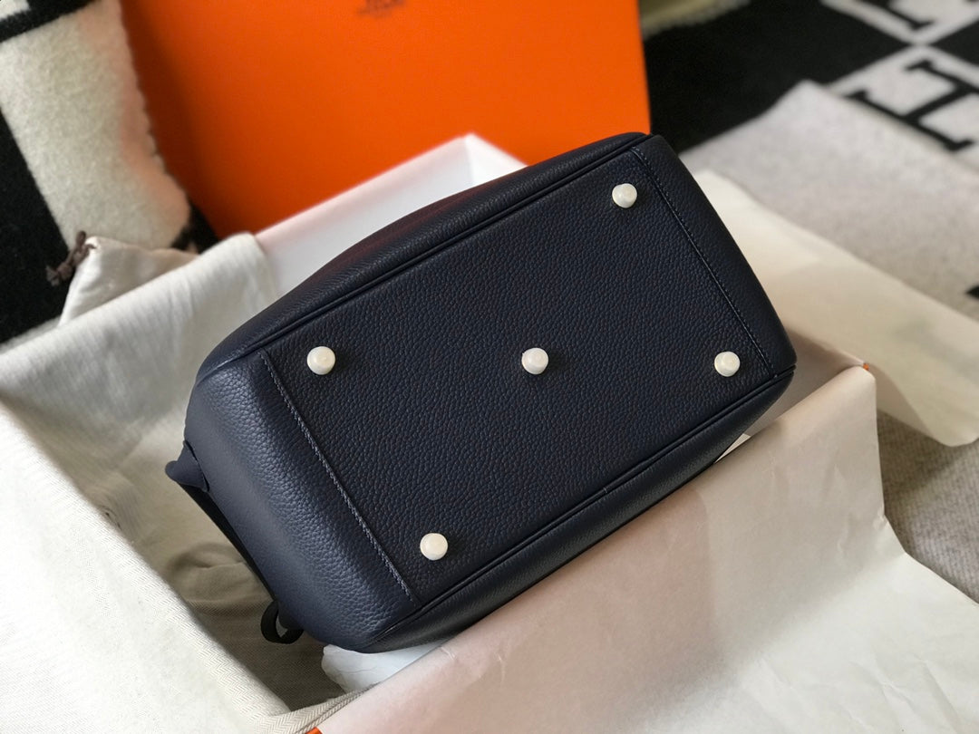 SAC HM LINDY 26 EN CUIR TAURILLON CLEMENCE BLEU MARINE