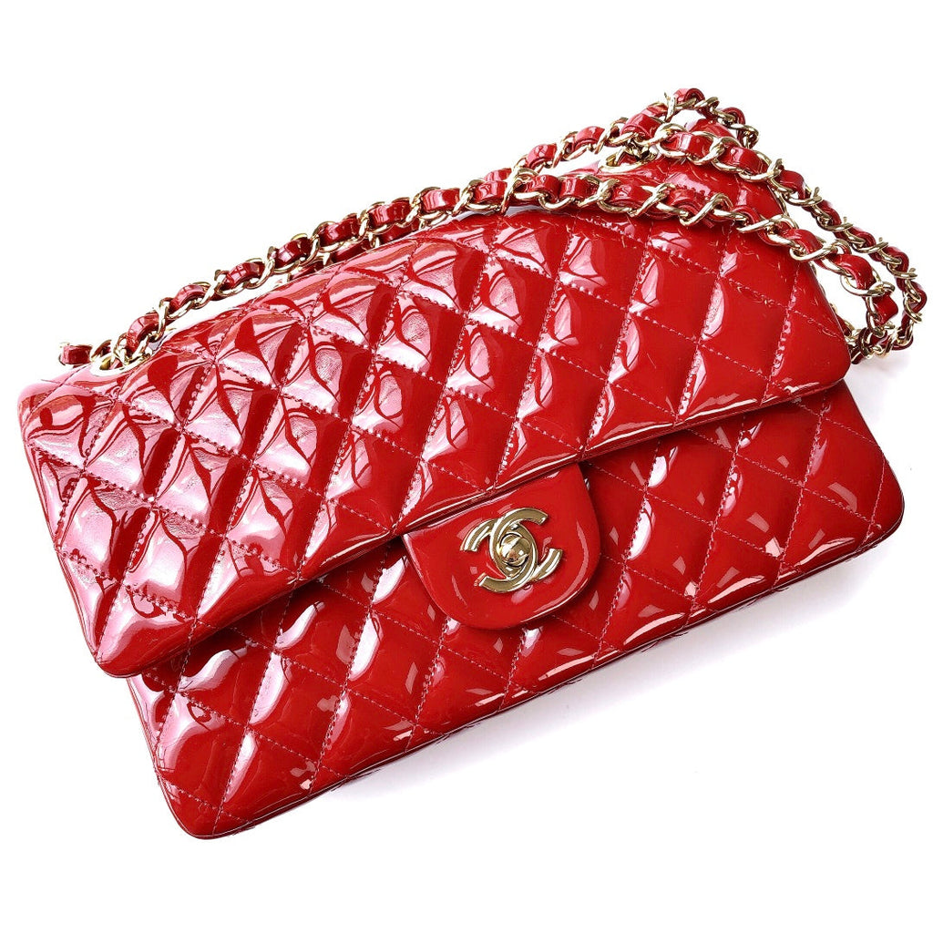 SAC À RABAT MOYEN 25 CM EN CUIR DE VEAU VERNI ROUGE QUINCAILLERIE DORÉE